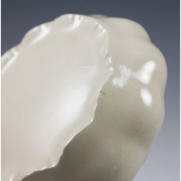 Vintage Handmade Ceramic Powder/Jewelry Box Raised Flower & Butterfly Design - Picture 7 of 8